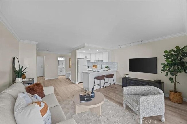 Foto del edificio - 101 Scholz Plaza