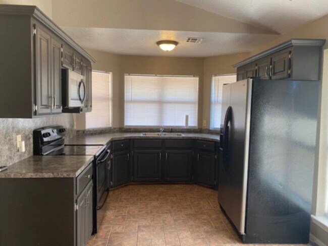 Foto del edificio - 3909 SW Wolf St