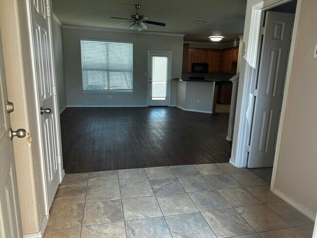 Building Photo - 287 Castleridge Drive, Unit B