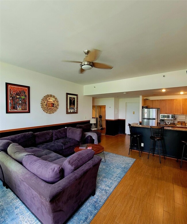 Building Photo - 1402 Villa Dr