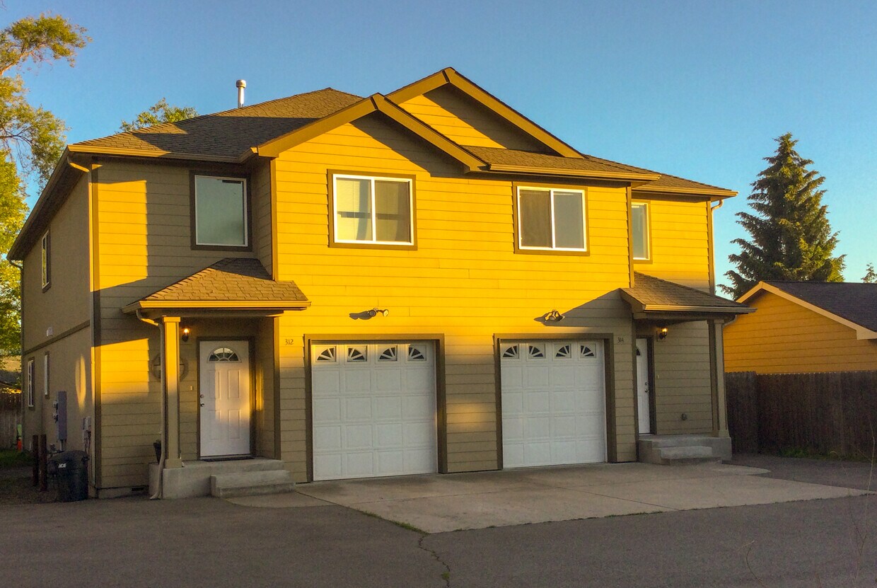 314 S Blake Rd, Spokane Valley, WA 99216 Townhome Rentals in Spokane Valley WA