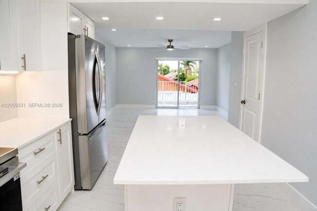 Foto del edificio - 2750 W 76th St