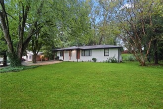 Building Photo - 1847 Elmwood Dr Building Photo - 1847 Elmwood Dr