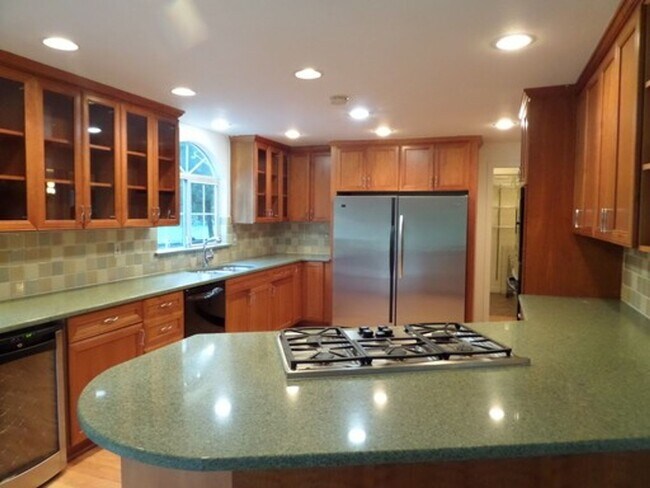 Building Photo - GREAT NEW PRICE! Gorgeous 6-Bedroom Home on 5 Acres with Tons of Privacy in Issaquah!!