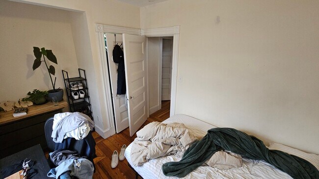 Foto del edificio - Massive Single Family Home On the Allston/...