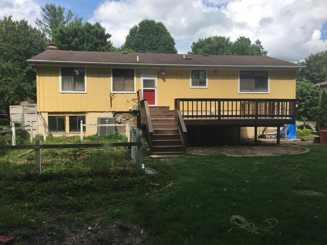 Foto del edificio - 302 Fairmeade Rd