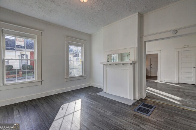 Foto del edificio - 1183 Holt Ave