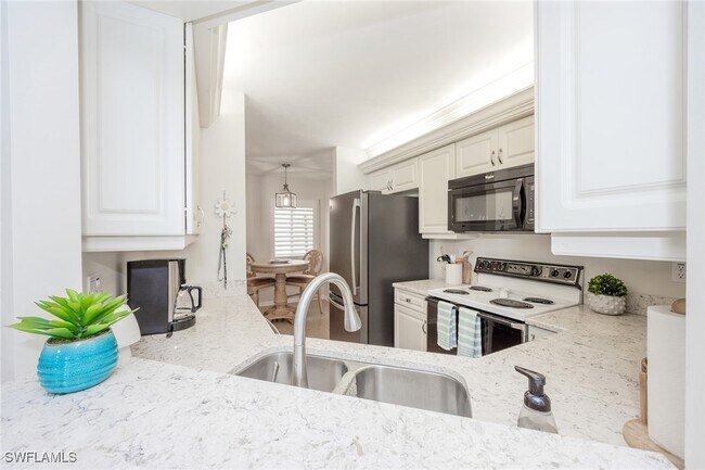Foto del edificio - 2885 Citrus Lake Dr