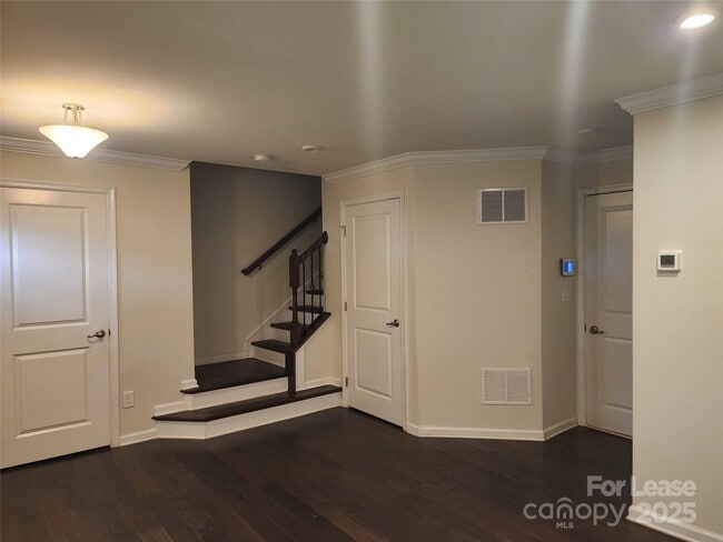 Building Photo - 1229 Queen Lyon Ct