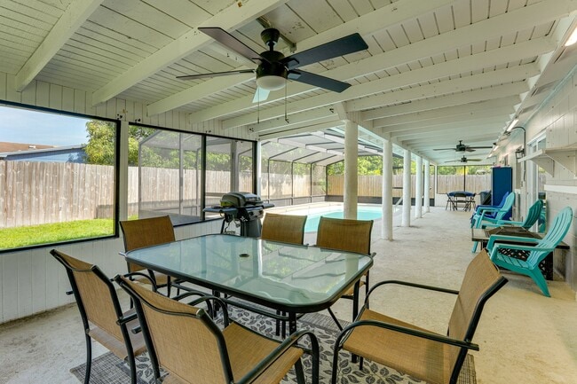 Foto del edificio - 128 Loredo Ln