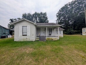 Building Photo - 1805 W 24th St