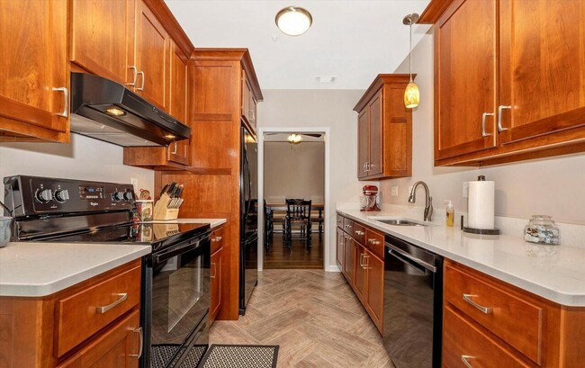 Foto del edificio - 131 Cody Dr