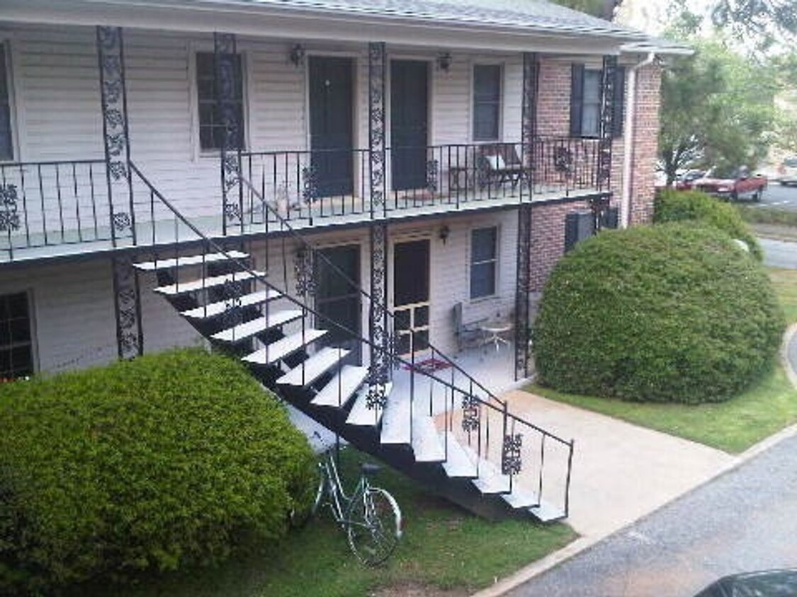 2/1 MONTEREY APT IN NORMALTOWN! AUGUST AV... - 2/1 MONTEREY APT IN NORMALTOWN!  AUGUST AV...
