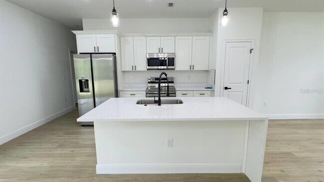 Foto del edificio - 7914 N Omega Way