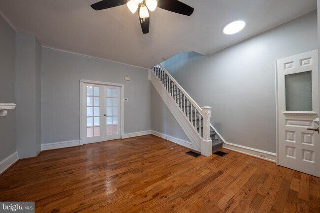 Foto del edificio - 5224 Westminster Ave