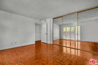 Building Photo - 938 5th St