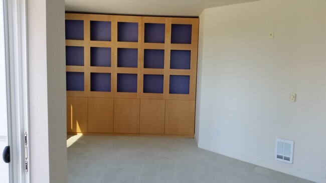Foto del edificio - 300 110th Ave NE