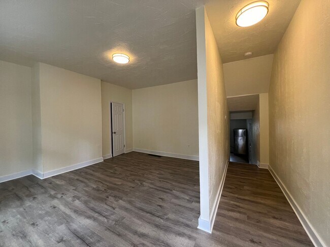 Foto del edificio - Updated 1BR 1 Bath house with office now available!