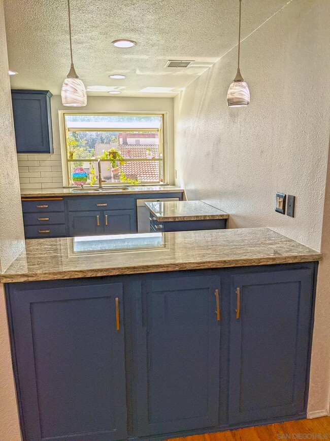 Building Photo - 5359 Aztec Dr