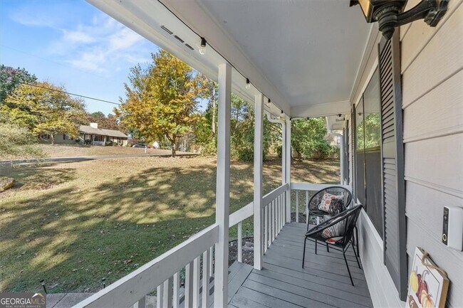 Foto del edificio - 4041 Woodbridge Ct