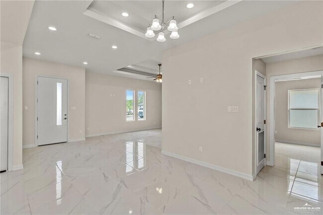 Foto del edificio - 5932 N Playa Del Sol St