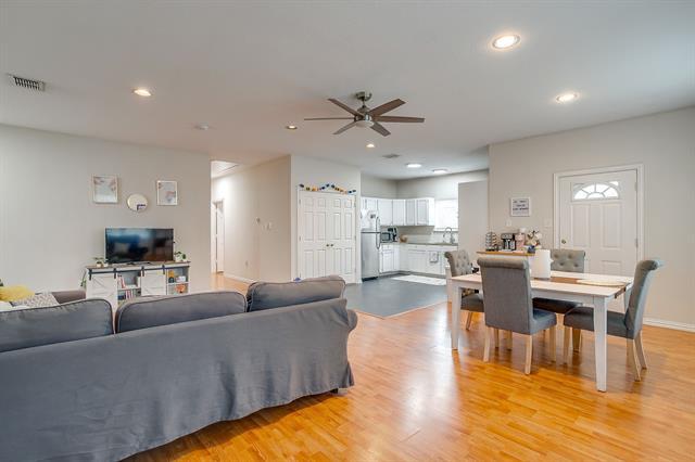 Foto del edificio - 2700 McCart Ave