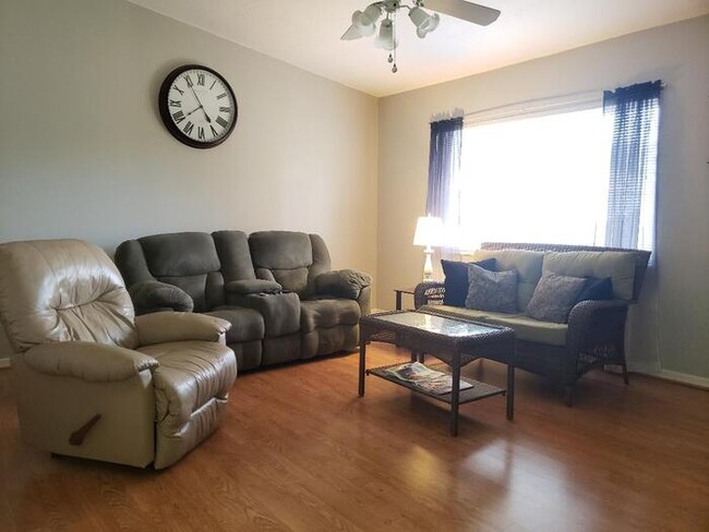 Foto del edificio - Fully Furnished 55+ Spruce Creek South Com...