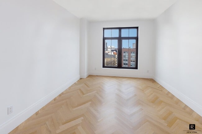 Building Photo - 300 W 122nd St