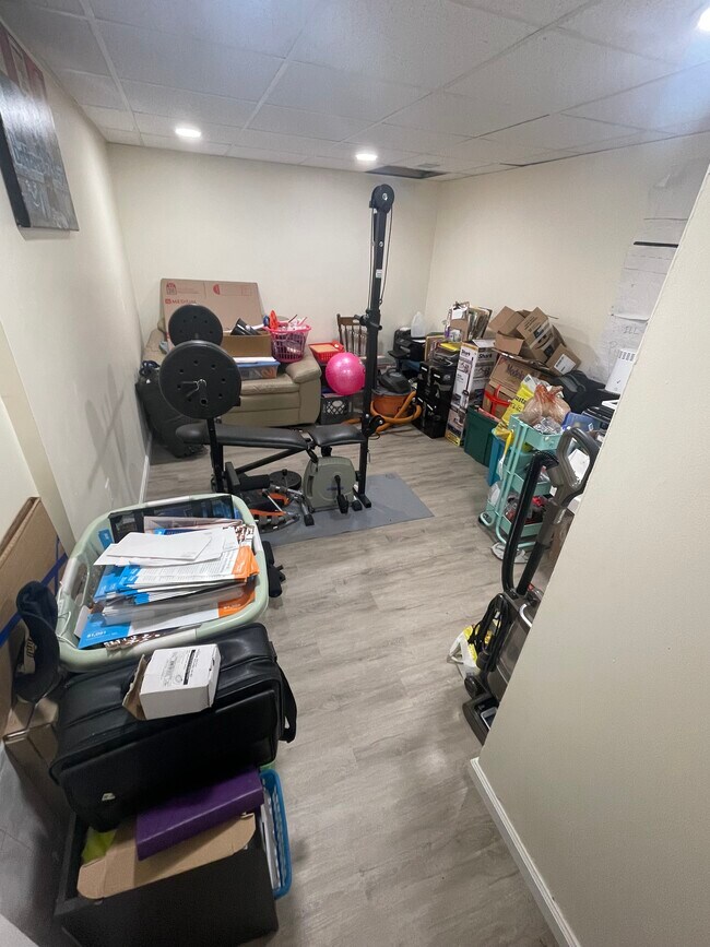 Bed 2 - 11 Jefferson Ave