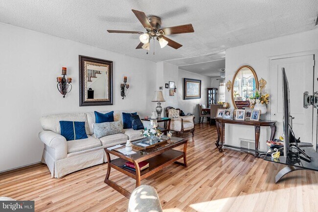 Foto del edificio - 3031 Hale St