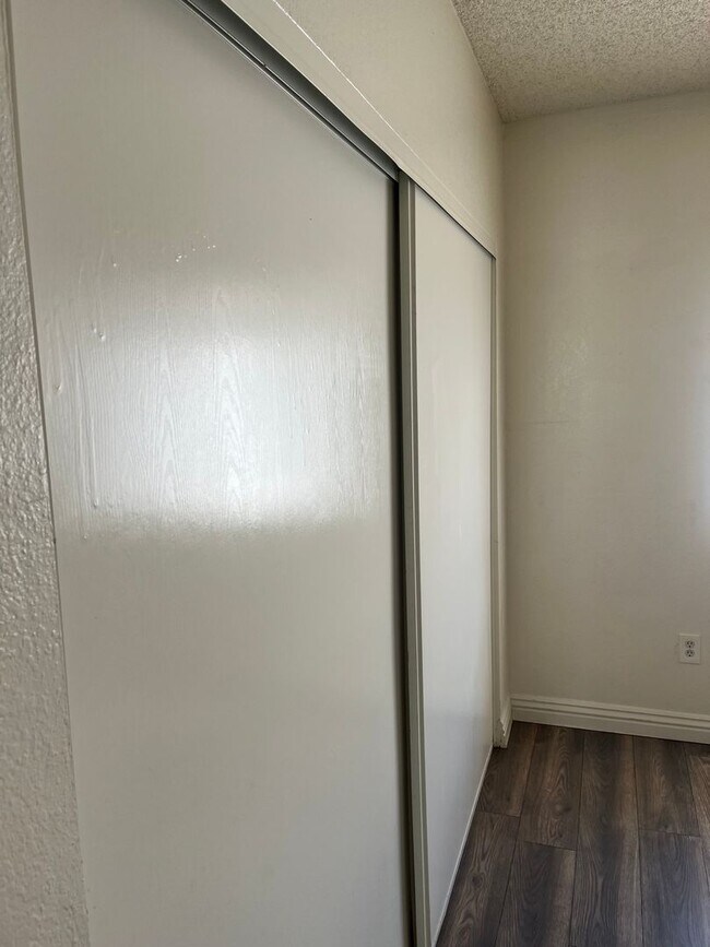 Foto del edificio - 2710 Eldora Cir