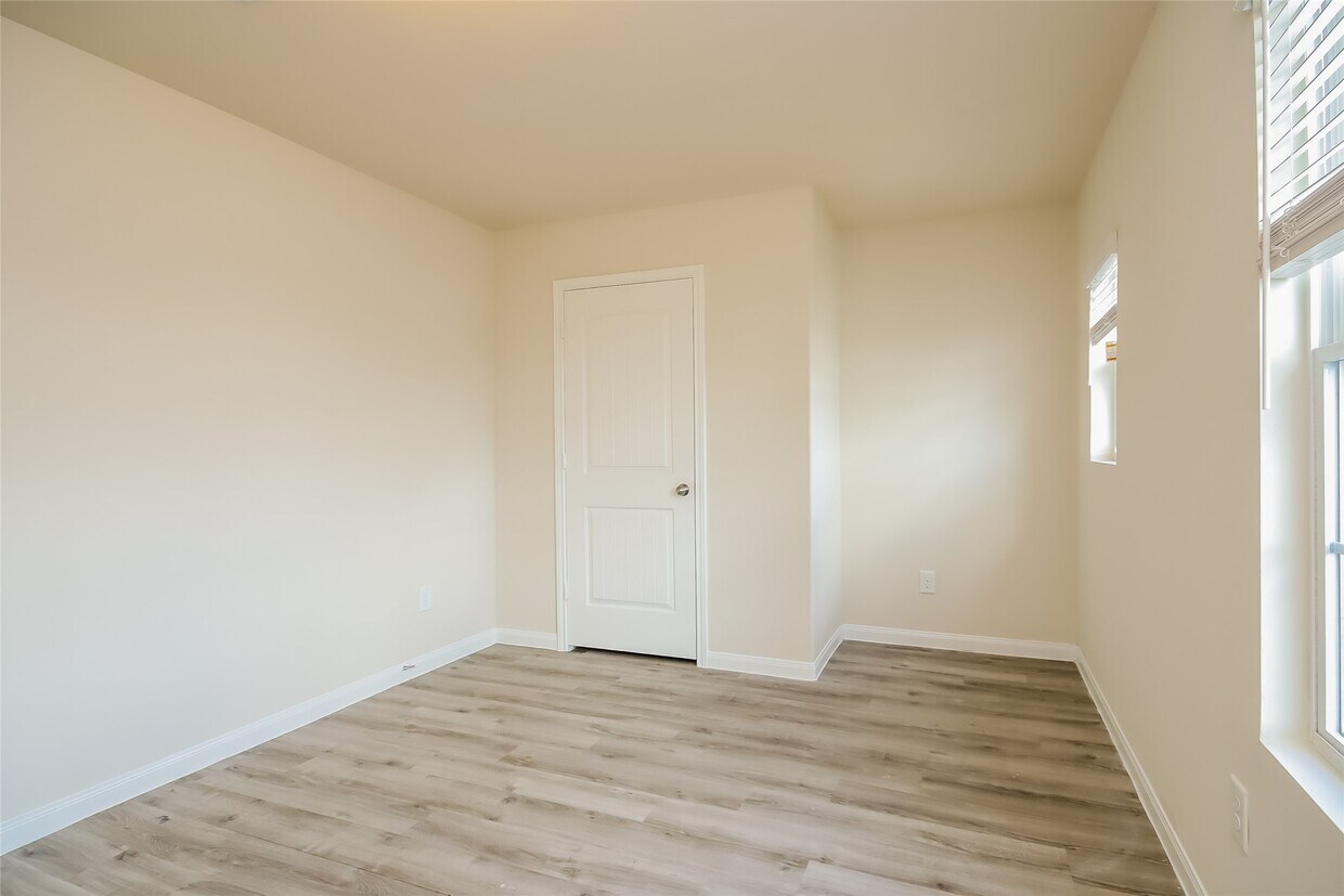 Foto del edificio - 4235 Silver Ranch Rd