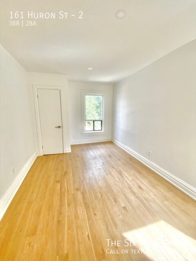 Building Photo - New Bright 3 Bedroom Unit on 2nd Floor