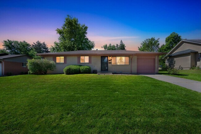 Building Photo - Comfortable 3-bedroom ranch in established...