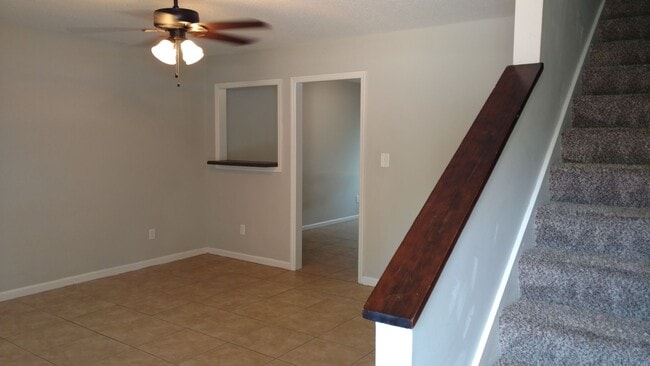 Building Photo - 2 Bedroom Townhome available 7/15/2025 -ne...