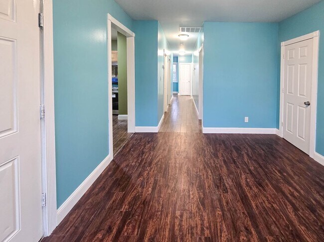 Building Photo - 226 Renner Ave