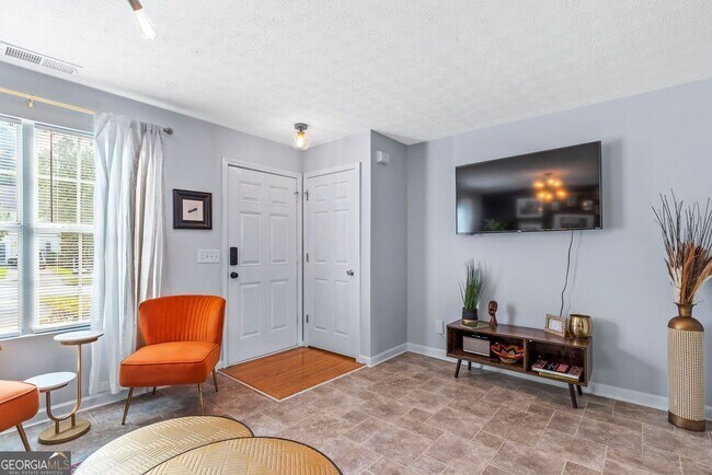 Foto del edificio - 1327 Hollenbeck Ln