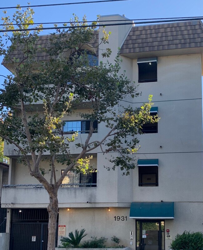 Building Photo - 1931 Overland Ave