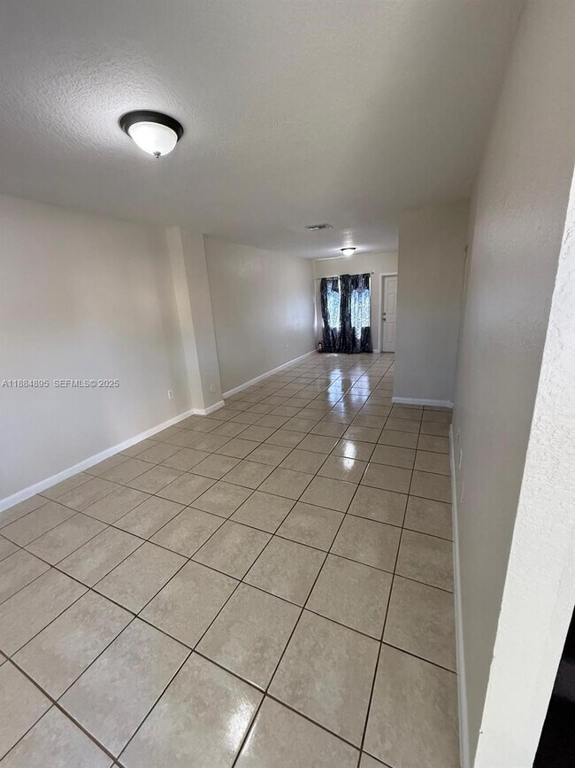 Foto del edificio - 228 NW 84th St