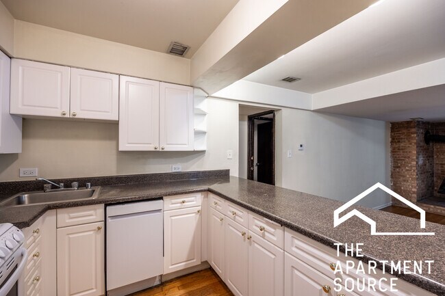 Foto del edificio - 1214 N La Salle Dr