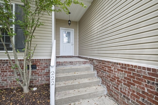 Building Photo - 222 Cross Valley Dr