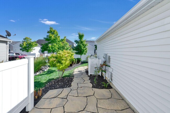 Foto del edificio - 5833 Ivy Branch Dr