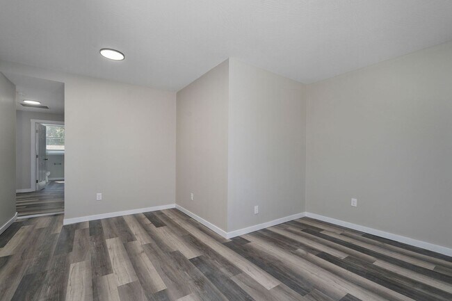Foto del edificio - 652 S Jefferson Ave