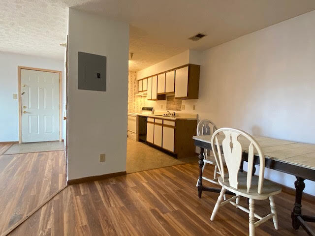 Living/Kitchen - 3230 E John Hinkle Pl