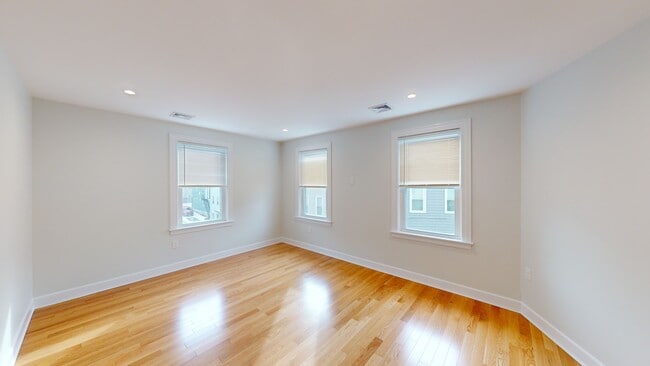 Building Photo - 1 Sayward Pl