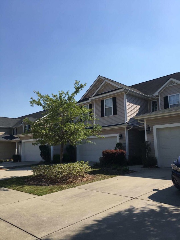 Foto principal - 1034 Fairway Ln