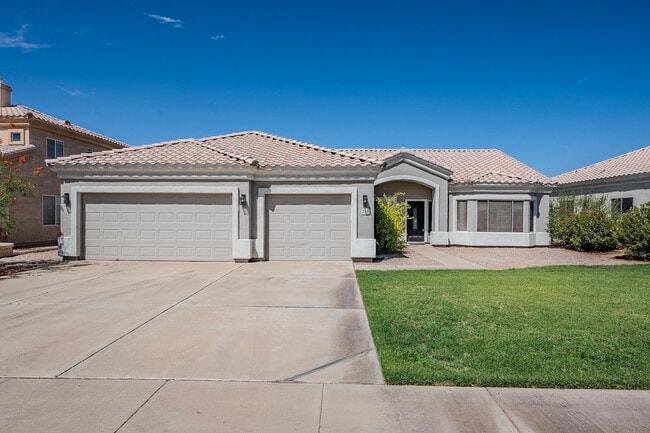 Building Photo - 760 N Swan Dr