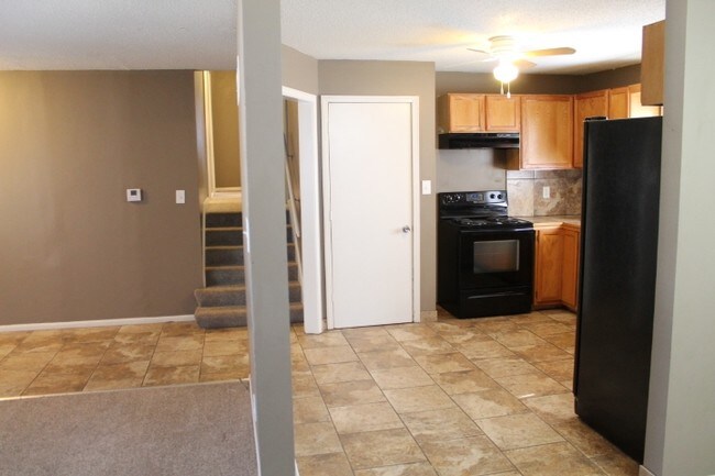 Building Photo - 8313 E 85th Ter