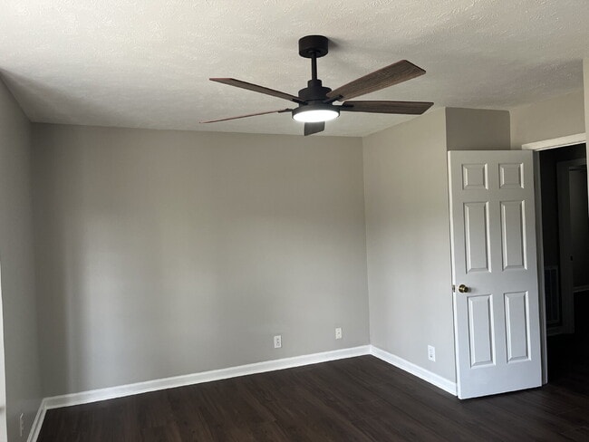 Building Photo - 805 Poplartree Ct