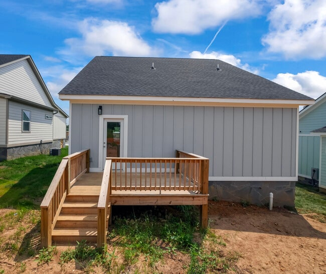 Building Photo - 102 Sunset Dr
